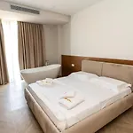 Memaj Hotel 4*